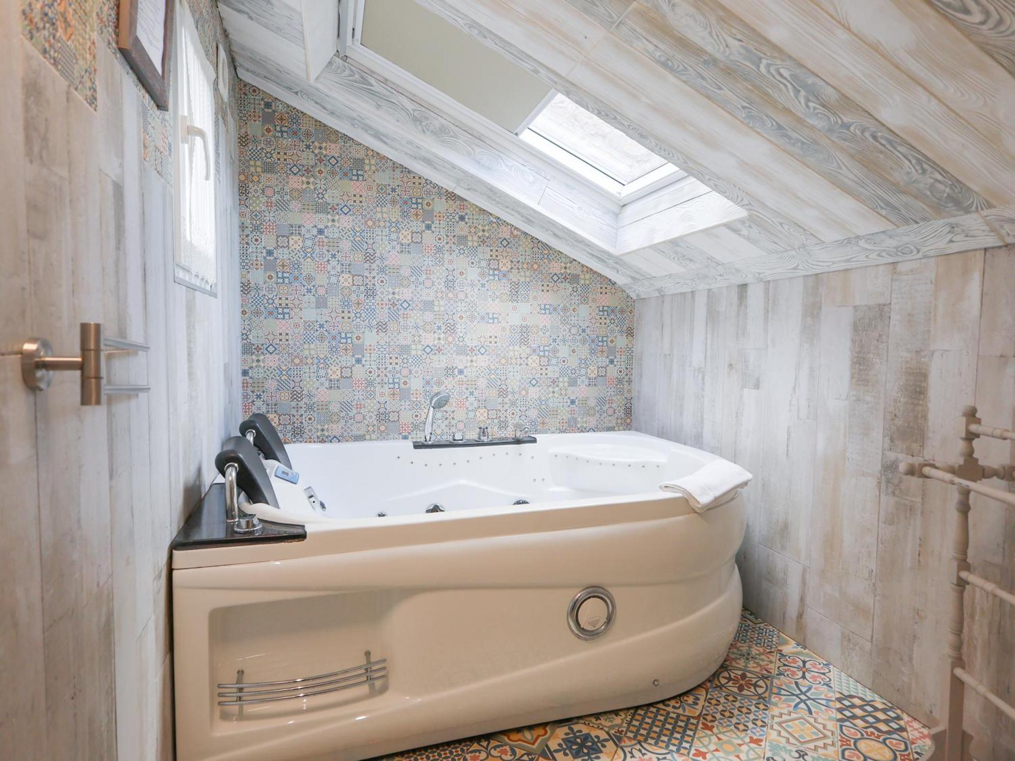 Akla Suites Con Jacuzzi Santillana Santillana del Mar Dış mekan fotoğraf
